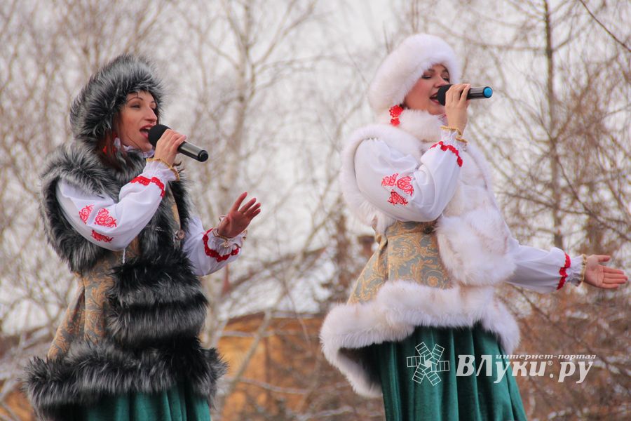 Широко отметили Масленицу в Великих Луках (ФОТО)