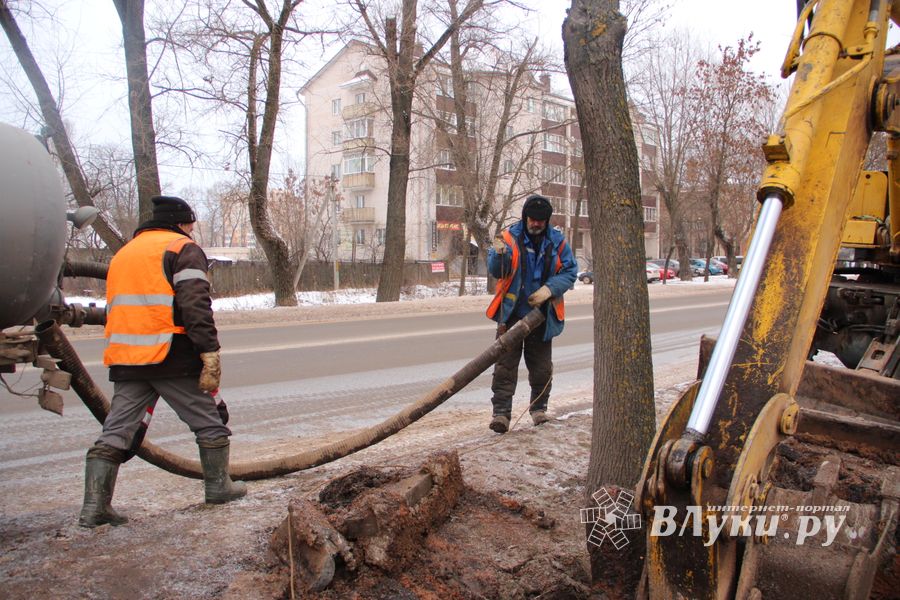 На пр-те Гагарина произошёл прорыв водопровода (ФОТО)
