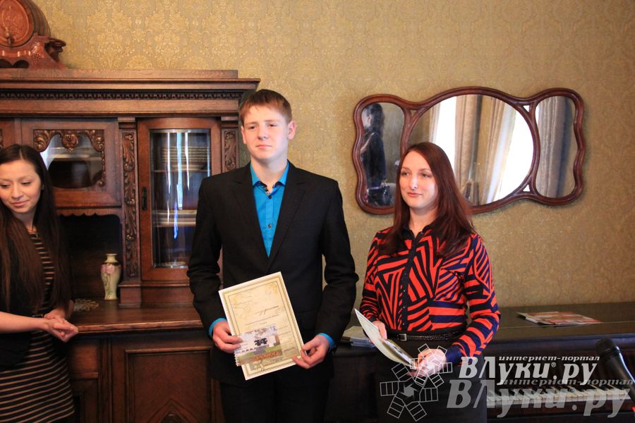 В Великих Луках почтили память академика Виноградова