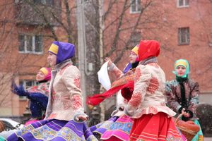 В Великих Луках сожгли Масленицу (фото)