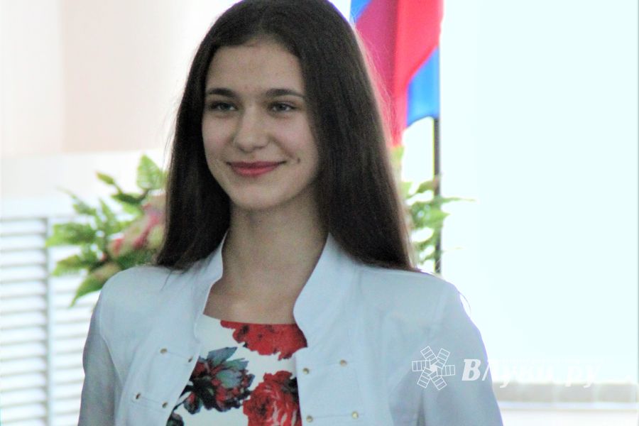 Лучших выпускников Великих Лук наградили «Золотыми парусами» (ФОТО)