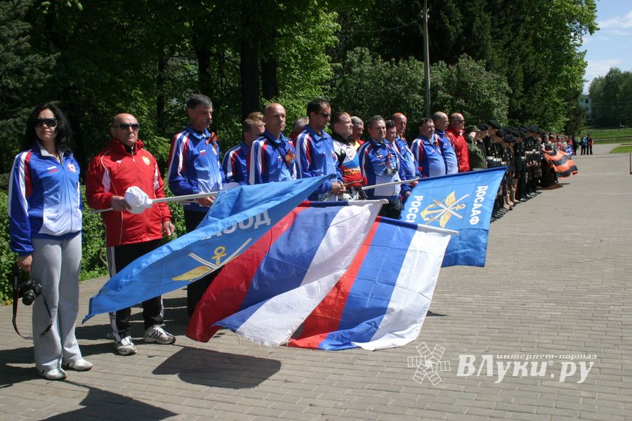 Члены Международный автопробега прибыли в Великие Луки 