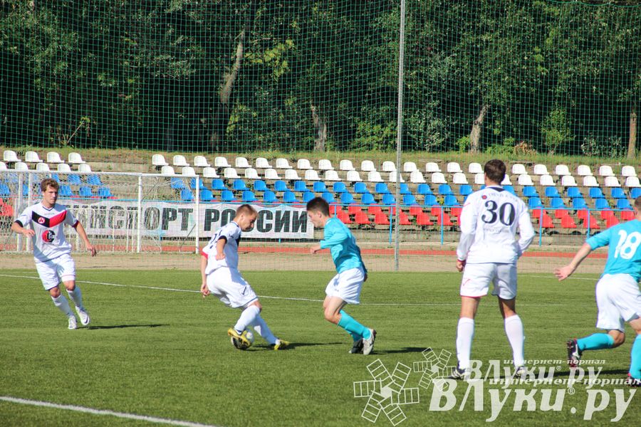 В Великих Луках состоялся матч «Луки-Энергия» — «Звезда» (Санкт-Петербург)
