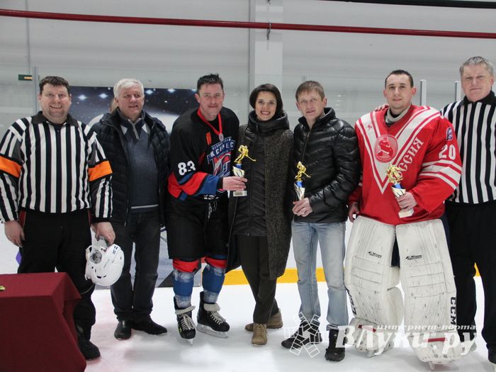 Памятный турнир по хоккею прошел в великолукском «Айсберге» (ФОТО)