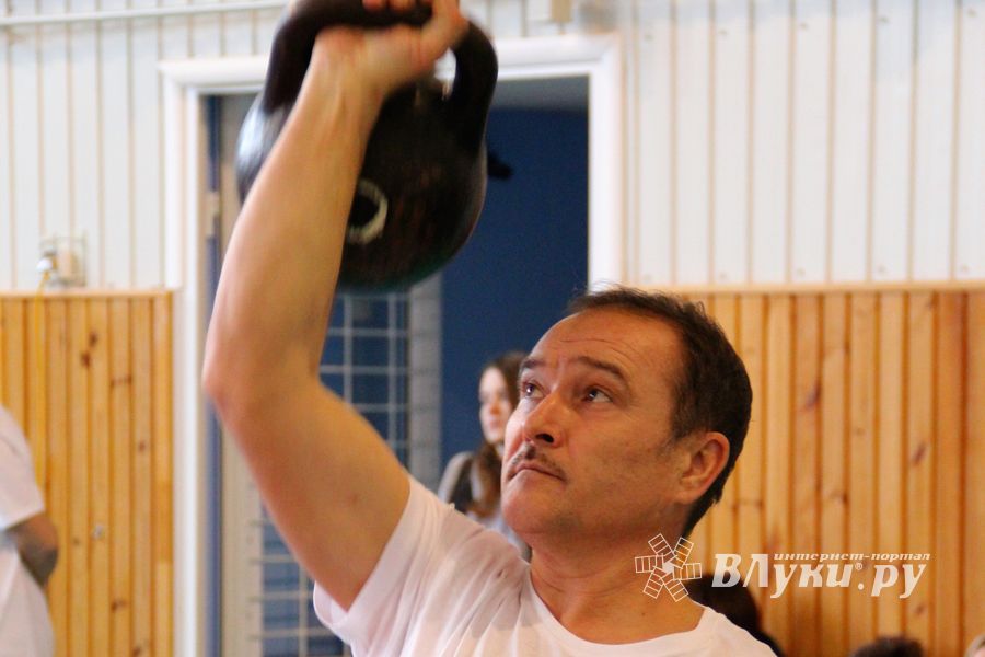 Великолучане одержали победу в зональном этапе «Папа, мама, я – спортивная семья» (ФОТО)