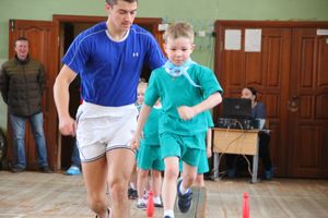 В Великих Луках проходят спортивные соревнования среди дошколят «Юные олимпионики» (ФОТО)