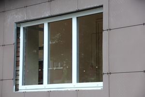 В Великих Луках ремонтируют детскую художественную школу (ФОТО)