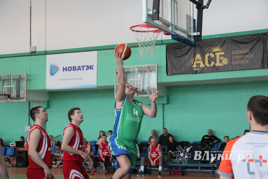 Великолучане стали победителями межрегионального турнира ветеранов баскетбола (ФОТО)