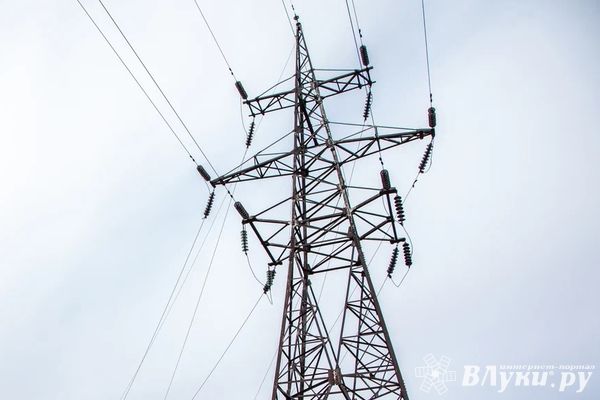 В Великих Луках «Россети Северо-Запад» модернизируют ключевую линию электроснабжения