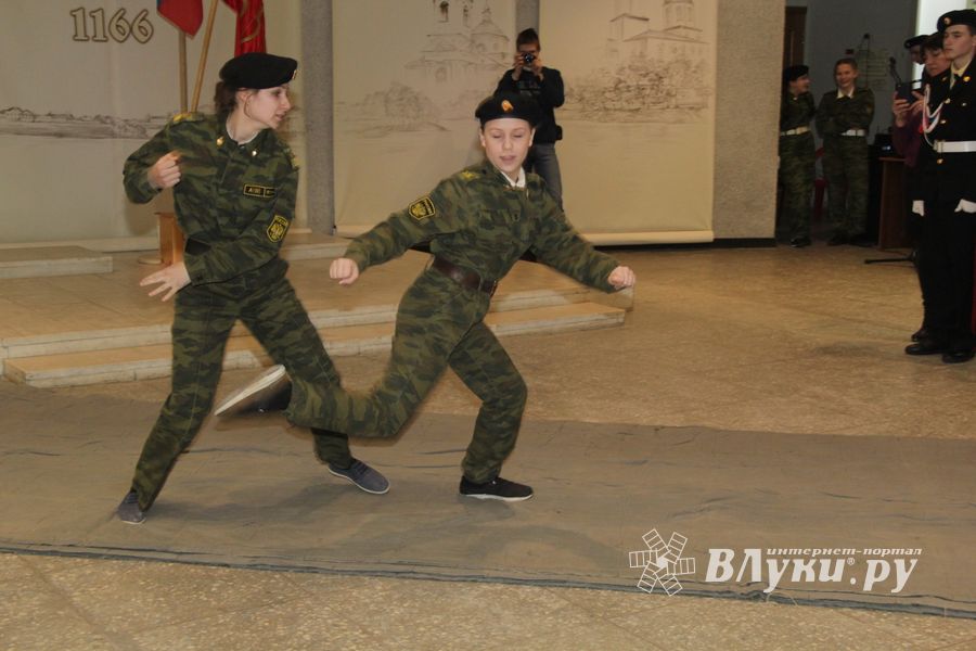 Великолукские кадеты принесли присягу (ФОТО)