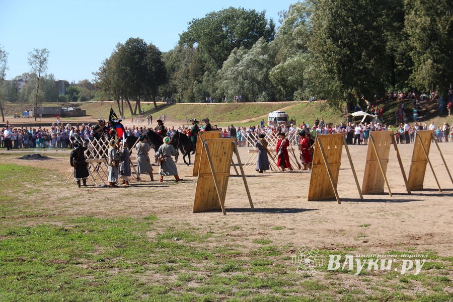 Великолукская Крепость соединила прошлое и настоящее (ФОТО)