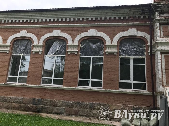 Пластиковые окна не нарушили стиль старинного особняка (ФОТО)