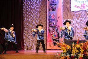 Великолукский коллектив детской песни «Летний дождь» отметил юбилей (фото)