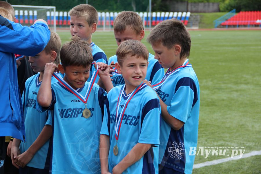 «Кожаный мяч» в Великих Луках