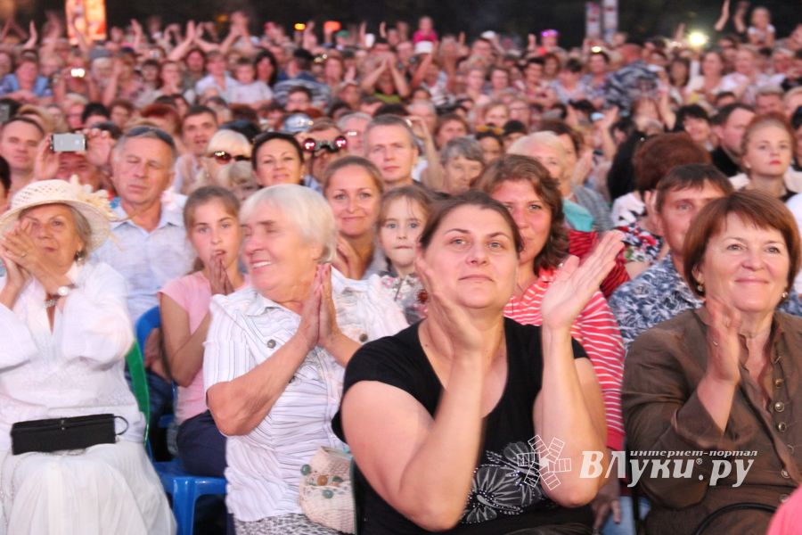 Людмила Чурсина и Пелагея поздравили Великие Луки с 850-летием (ФОТО)