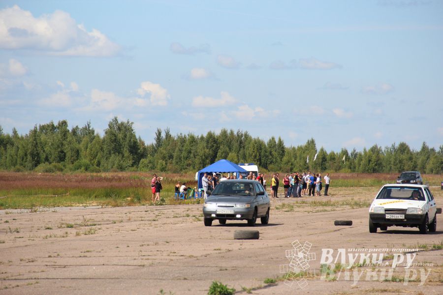 Под Великими Луками прошел второй этап Чемпионата по Drag Racing (фото)