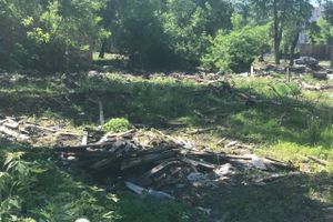 В Великих Луках снесенные дома превращаются в свалки (ФОТО)