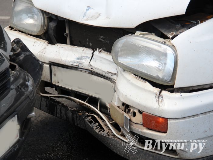 ДТП на Гагарина — частично перекрыты обе полосы (ФОТО)