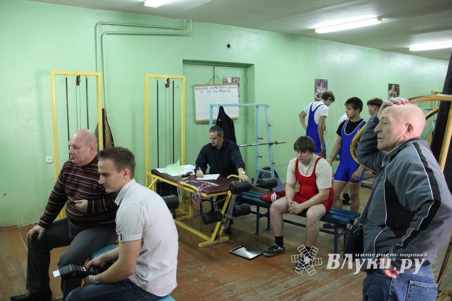 Открытый чемпионат  Великих Лук по тяжелой атлетике