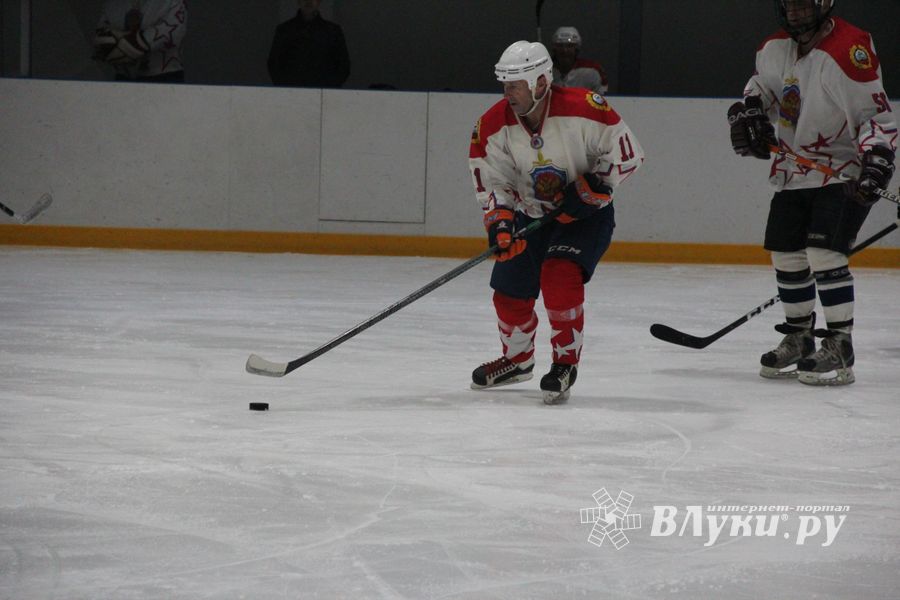 Матч НХЛ прошел в великолукском «Айсберге» (ФОТО)