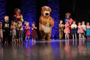 Юные артисты ГДК им. Ленина поздрвили пап с праздником (ФОТО)