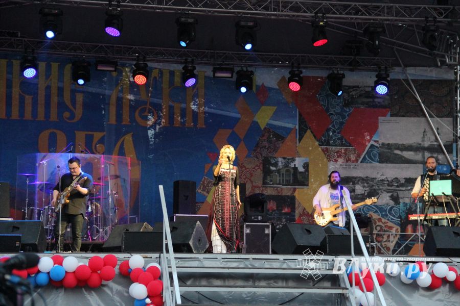 Людмила Чурсина и Пелагея поздравили Великие Луки с 850-летием (ФОТО)