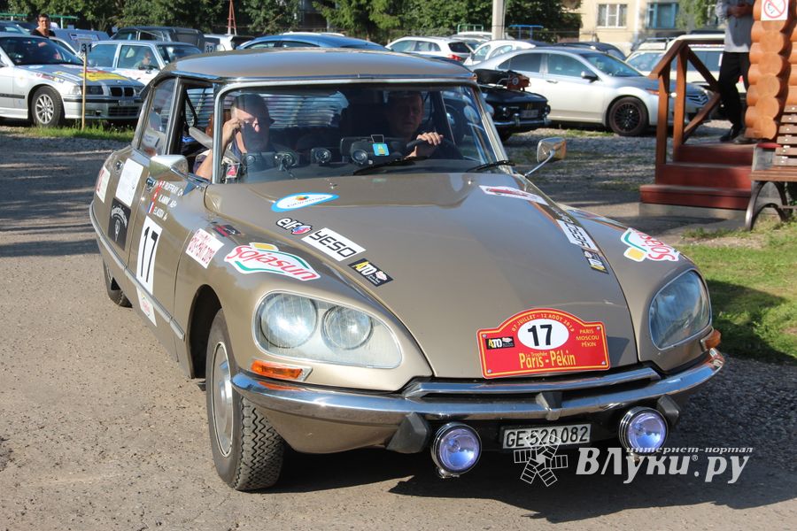 Ретро-автомобили побывали в Великих Луках (ФОТО)