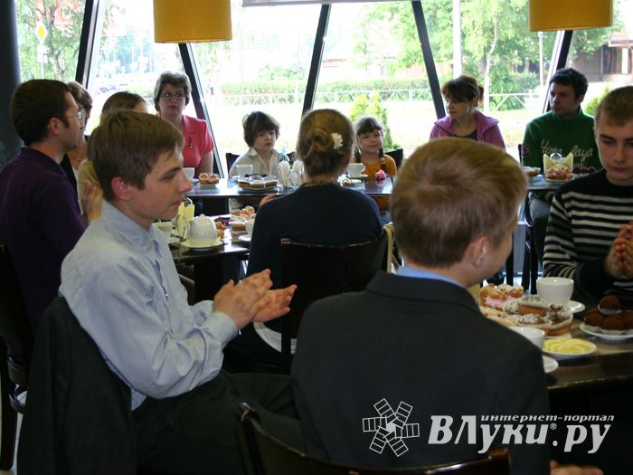 Великолукские школьники посетили "Литературное кафе"