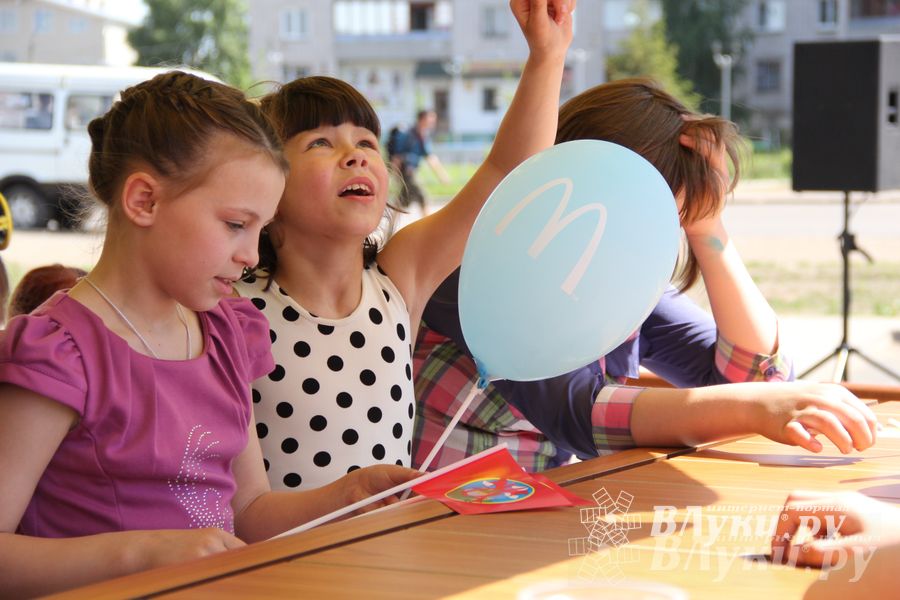 В Великих Луках открылся самый известный в мире общепит (фото)