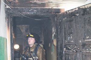 В Великих Луках на проспекте Гагарина загорелась квартира (фото)