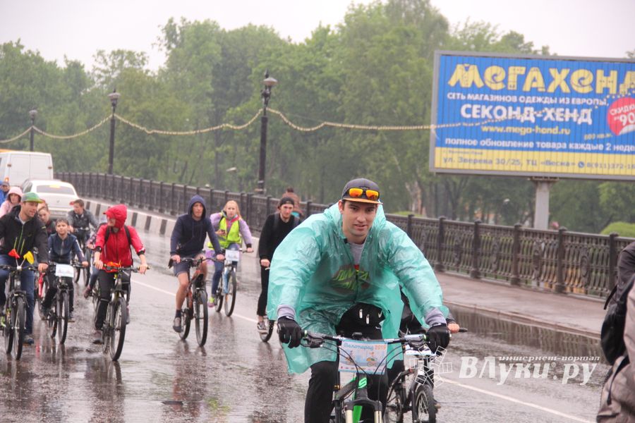 Зигзаг здоровья выполнили великолукские велосипедисты (ФОТО)