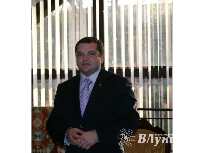 Председатель комитета по делам молодежи Максим Козлов