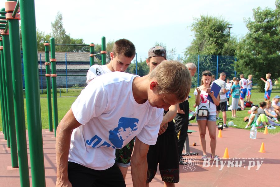В Великих Луках прошли спортивные мероприятия, приуроченные ко Дню физкультурника (ФОТО)