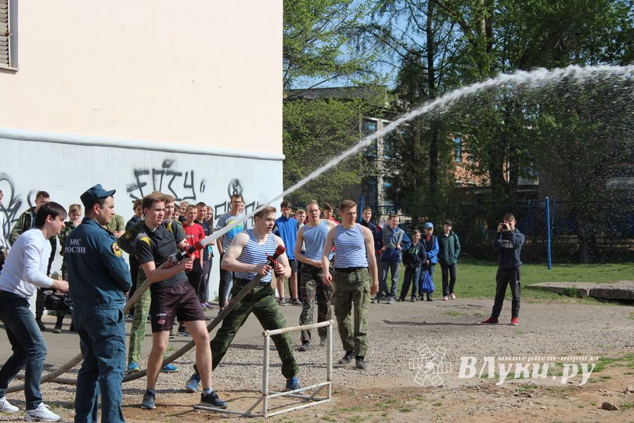 В Великих Луках спасали «заложников» (ФОТО)