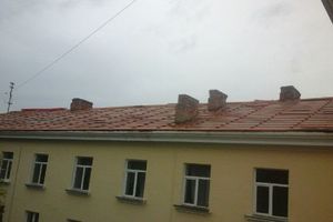 Великолучане жалуются на некачественный ремонт крыши (ФОТО)