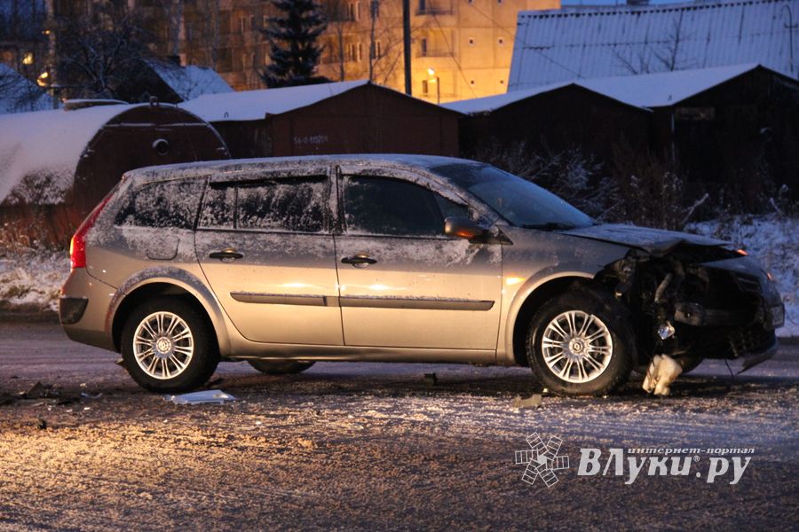 Тройное ДТП в Великих Луках (ФОТО)