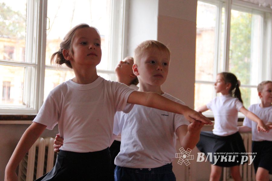 Поздравляем тех, кто сеет доброе и вечное, с профессиональным праздником