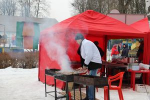 В Великих Луках состоялись проводы Широкой Масленицы — 2015