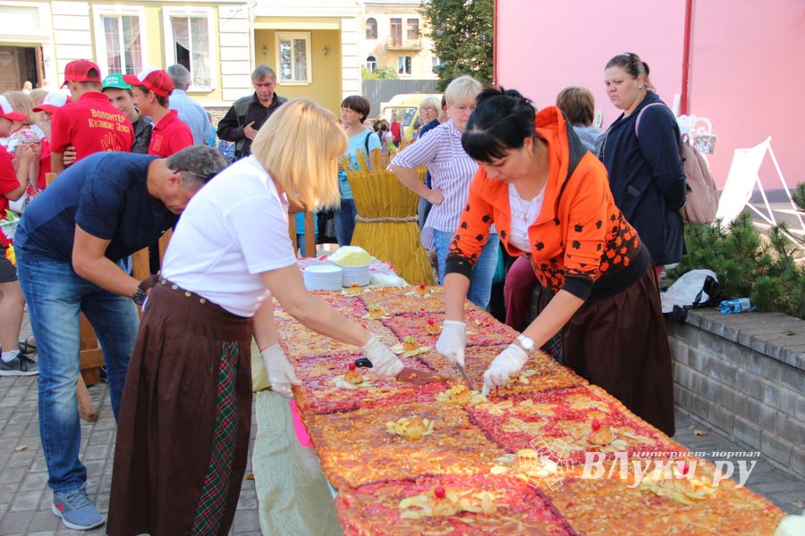 Великие Луки празднуют День города (ФОТО)