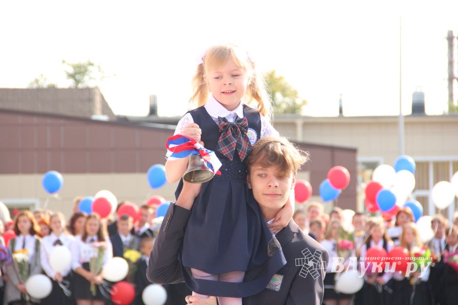 В Великих Луках открыли новый корпус школы №6 (ФОТО)