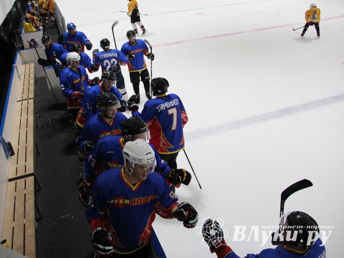 Великолукские хоккейные клубы провели матч в рамках чемпионата города (ФОТО)