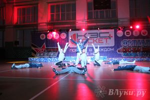 В Великих Луках прошли финальные игры Чемпионата ШБЛ «КЭС-БАСКЕТ» (фото)