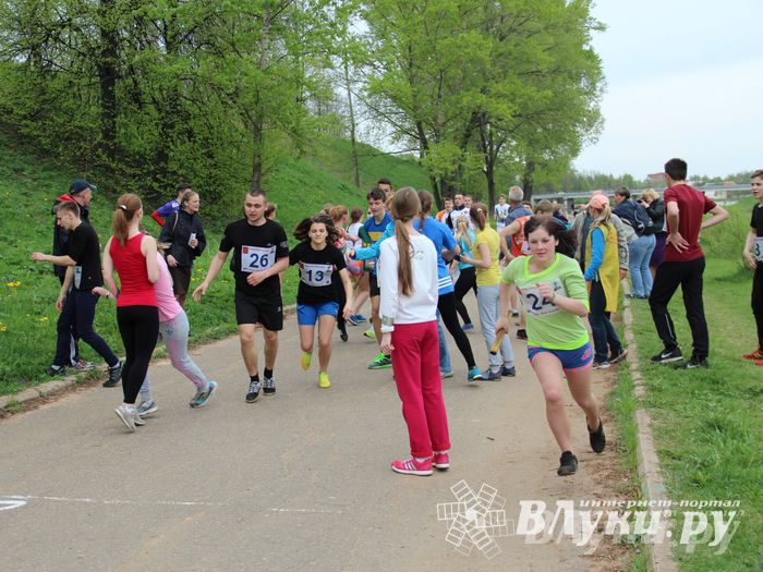 В Великих Луках прошла весенняя городская эстафета (фото)