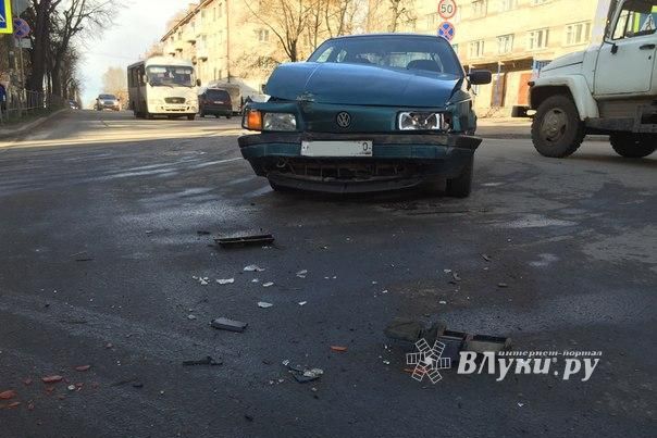 В Великих Луках произошло ДТП