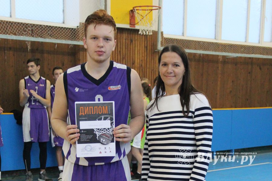 В Великих Луках прошёл дивизиональный этап лиги «КЭС-БАСКЕТ» (ФОТО)