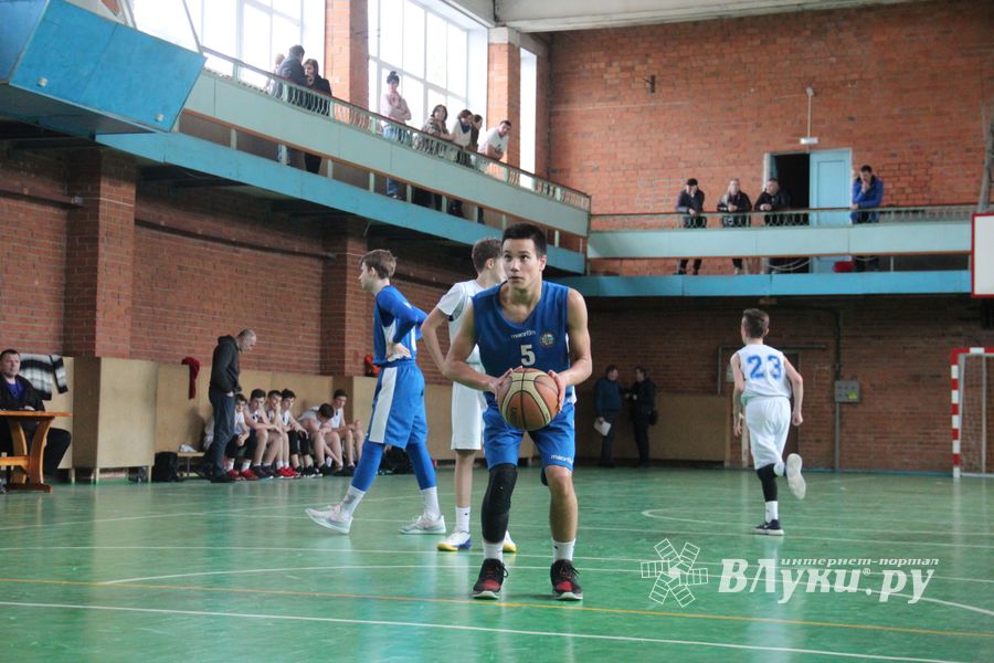 Великолучане завоевали золото финальных соревнований по баскетюолу 11-й областной Спартакиады (ФОТО)