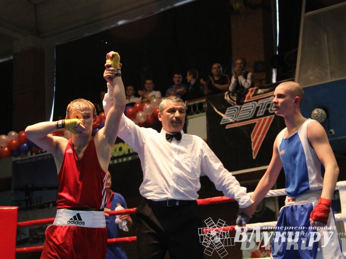 В Великих Луках состоялась матчевая встреча по боксу
