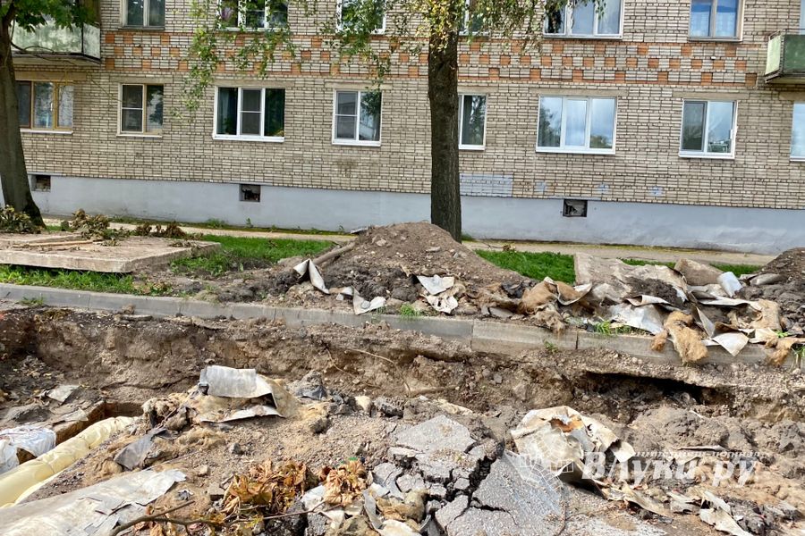 В Великих Луках идёт ремонт теплосетей (ФОТО)
