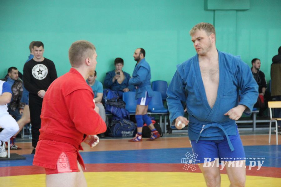 Самбисты поборолись на крупном турнире в Великих Луках (ФОТО)