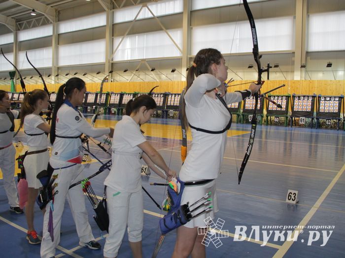 В Великих Луках стартовали всероссийские соревнования по стрельбе из лука «Надежда России» (ФОТО)